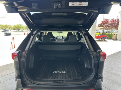 Certified 2025 Toyota RAV4 XLE w/ Convenience Package AWD/4WD image 20