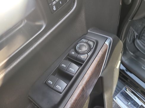 Used 2022 GMC Sierra 1500 Denali w/ Driver Alert Package II AWD/4WD image 17
