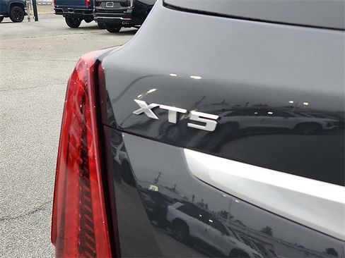 Certified 2023 Cadillac XT5 Premium Luxury image 31