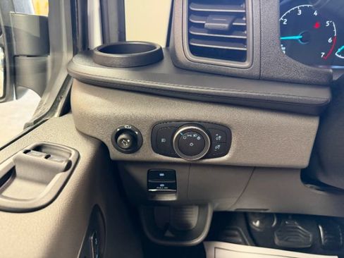 Used 2025 Ford Transit 350 XLT RWD image 20