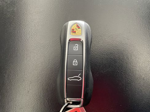 Used 2025 Porsche Panamera image 25