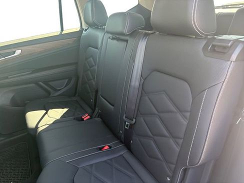 New 2026 Volkswagen Atlas SE image 13