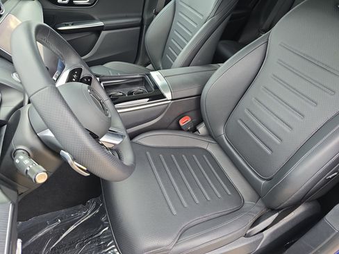 Used 2024 Mercedes-Benz GLC 300 4MATIC w/ AMG Line image 15