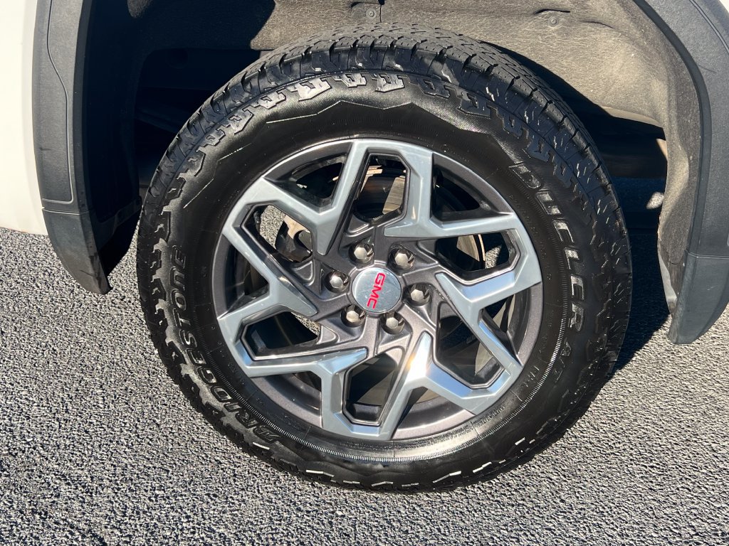 Used 2023 GMC Sierra 1500 SLT w/ SLT Premium Plus Package AWD/4WD image 17