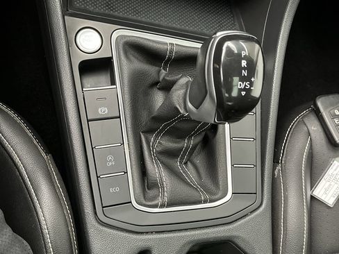 Used 2023 Volkswagen Jetta SE w/ Panoramic Sunroof Package image 25