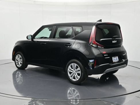 Used 2024 Kia Soul LX FWD image 7