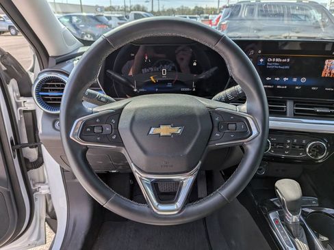 Used 2024 Chevrolet Trax LT w/ Driver Confidence Package image 17