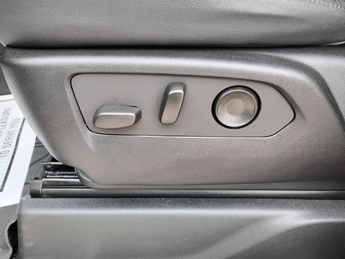 Used 2022 Chevrolet Silverado 1500 ZR2 w/ Technology Package AWD/4WD image 14