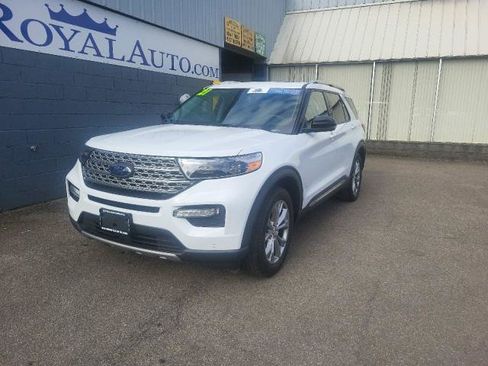 Used 2021 Ford Explorer Limited w/ Equipment Group 301A image 2