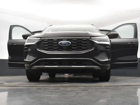 Used 2024 Ford Escape ST-Line FWD image 11