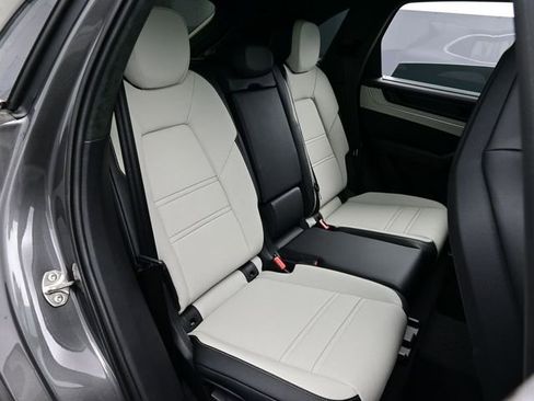 New 2026 Porsche Cayenne S AWD/4WD image 22