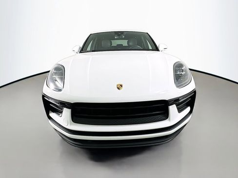 Certified 2022 Porsche Macan AWD/4WD image 6
