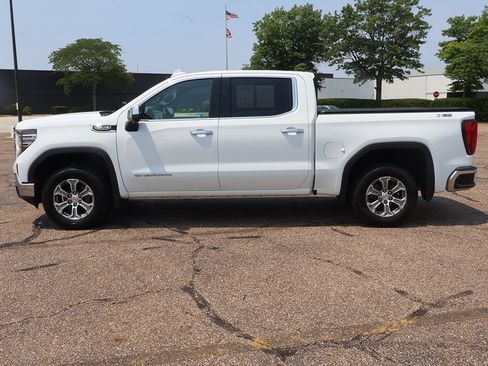 Used 2022 GMC Sierra 1500 SLT w/ SLT Convenience Package AWD/4WD image 22