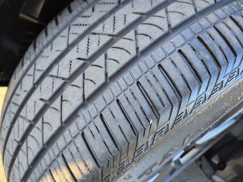 Used 2024 Tesla Model X Plaid image 12