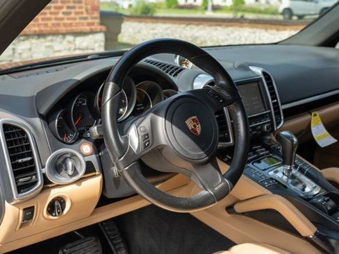 Used 2014 Porsche Cayenne AWD/4WD image 19
