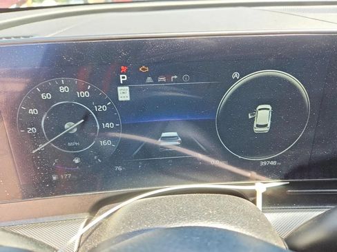 Used 2025 Kia Sportage SX FWD image 9