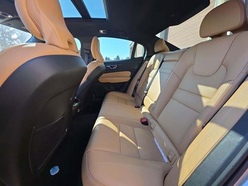 Used 2019 Volvo S60 T6 Inscription image 8