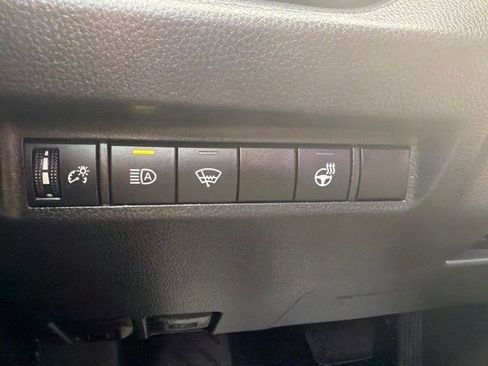 Used 2021 Toyota RAV4 XLE w/ XLE Grade Weather Package AWD/4WD image 28