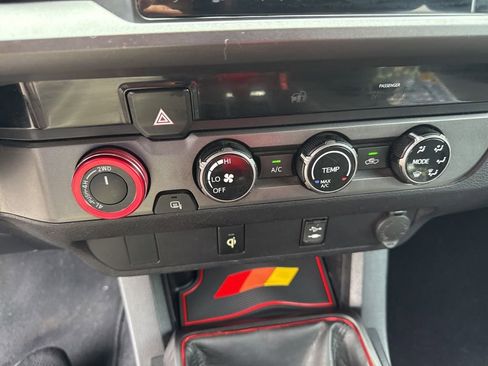 Used 2017 Toyota Tacoma SR5 image 34