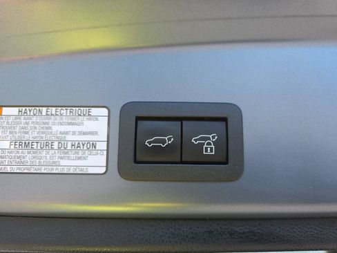 Used 2024 Toyota Corolla Cross AWD Hybrid w/ Convenience Package image 13