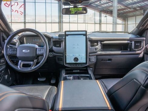 Used 2023 Ford Expedition Max Platinum AWD/4WD image 3