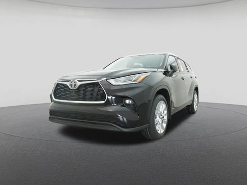 New 2026 Toyota Highlander Limited image 32