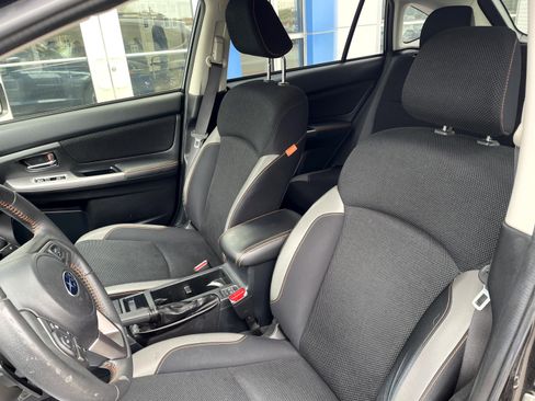 Used 2017 Subaru Crosstrek 2.0i Premium image 11