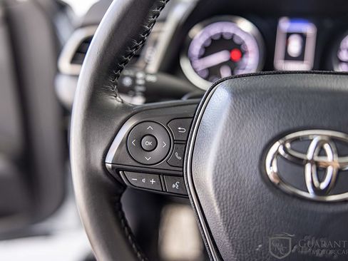 Used 2020 Toyota Camry SE FWD image 23