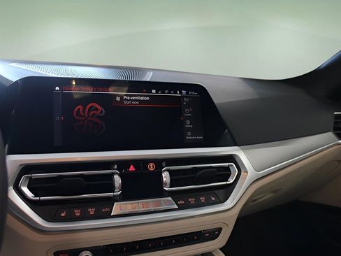 Used 2023 BMW M440i Coupe w/ Premium Package image 17