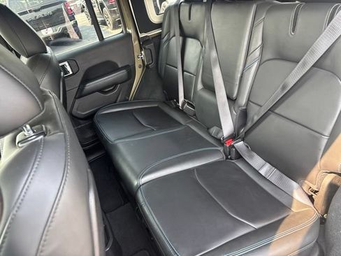 Used 2025 Jeep Wrangler Unlimited Rubicon 4xe AWD/4WD image 18
