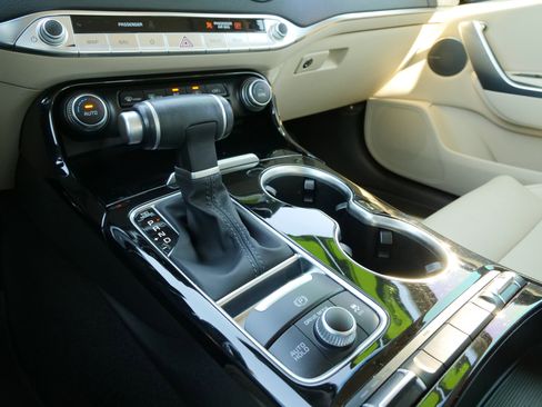 Used 2022 Kia Stinger GT-Line w/ Sun & Sound Package image 26