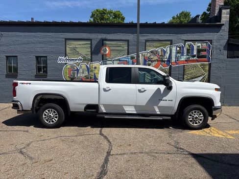 Used 2025 Chevrolet Silverado 2500 LT w/ Safety Package AWD/4WD image 34