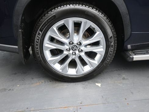 Used 2022 Toyota Highlander Limited image 10