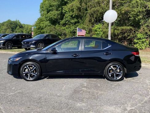 Used 2024 Nissan Sentra SV FWD image 2