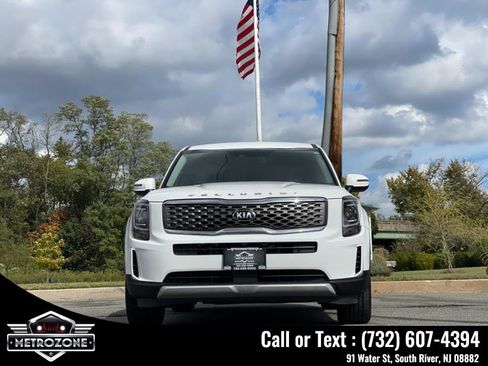 Used 2021 Kia Telluride LX image 3