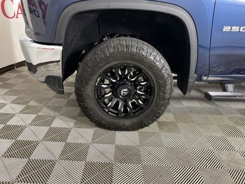 Used 2021 Chevrolet Silverado 2500 LT w/ Convenience Package AWD/4WD image 23