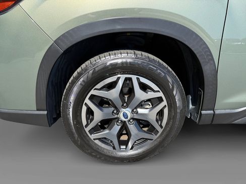 Used 2021 Subaru Forester Premium AWD/4WD image 9