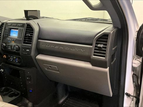 Used 2021 Ford F250 XL w/ Power Equipment Group RWD image 15