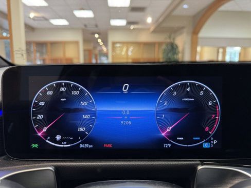 Certified 2025 Mercedes-Benz GLB 250 image 9