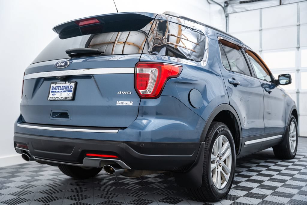Used 2018 Ford Explorer XLT w/ Equipment Group 202A AWD/4WD image 5