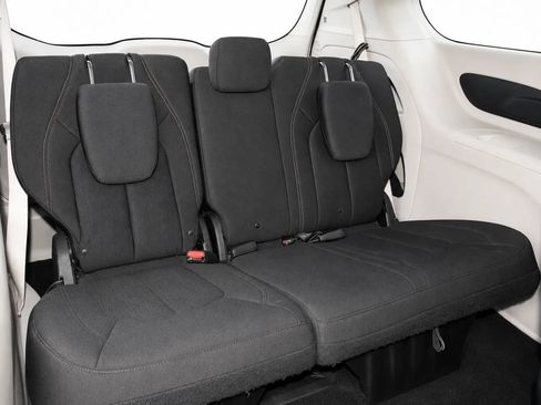 Used 2019 Chrysler Pacifica Touring Plus FWD image 19