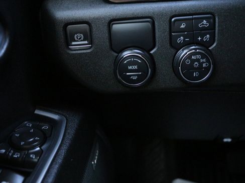 Used 2024 Chevrolet Silverado 3500 LTZ w/ LTZ Convenience Package image 12