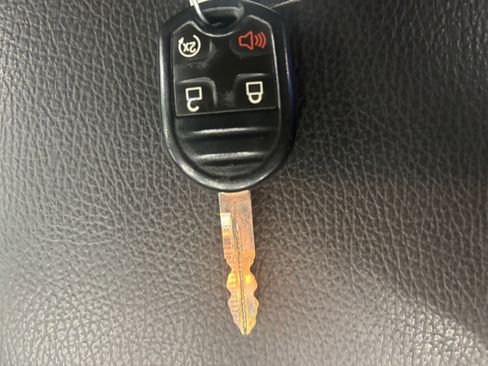 Used 2014 Ford F150 Lariat w/ Lariat Chrome Package image 24