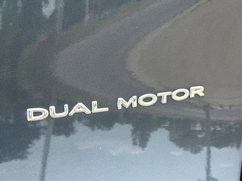 Used 2020 Tesla Model Y Long Range image 25