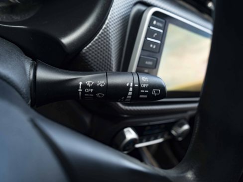 Used 2018 Nissan Kicks SV FWD image 23