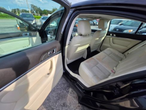 Used 2009 Lincoln MKS FWD image 13