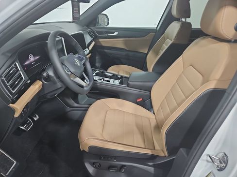 New 2026 Volkswagen Atlas Cross Sport SEL R-Line AWD/4WD image 9