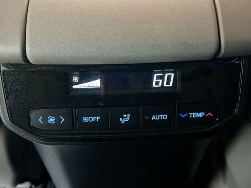 Used 2022 Toyota Highlander XLE image 19