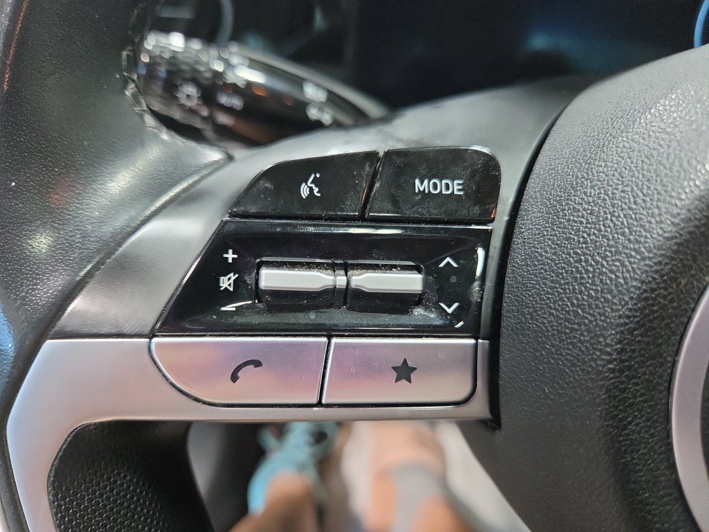 Used 2024 Hyundai Elantra Limited FWD image 32
