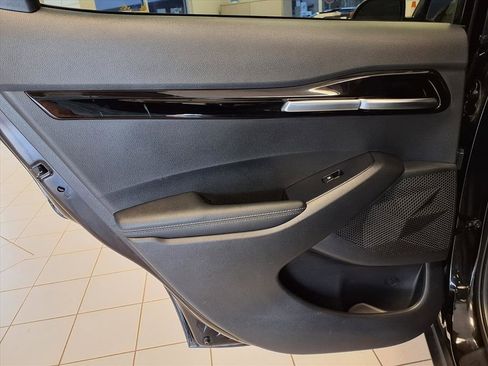 Used 2025 Kia Seltos EX w/ EX Sunroof Package image 17